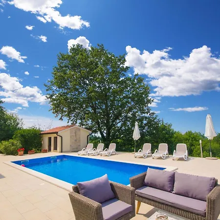Olifi, A Peaceful Surrounded By Nature Holiday home